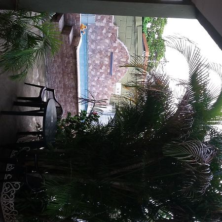 Cabinas Madeleine Puntarenas Exterior photo