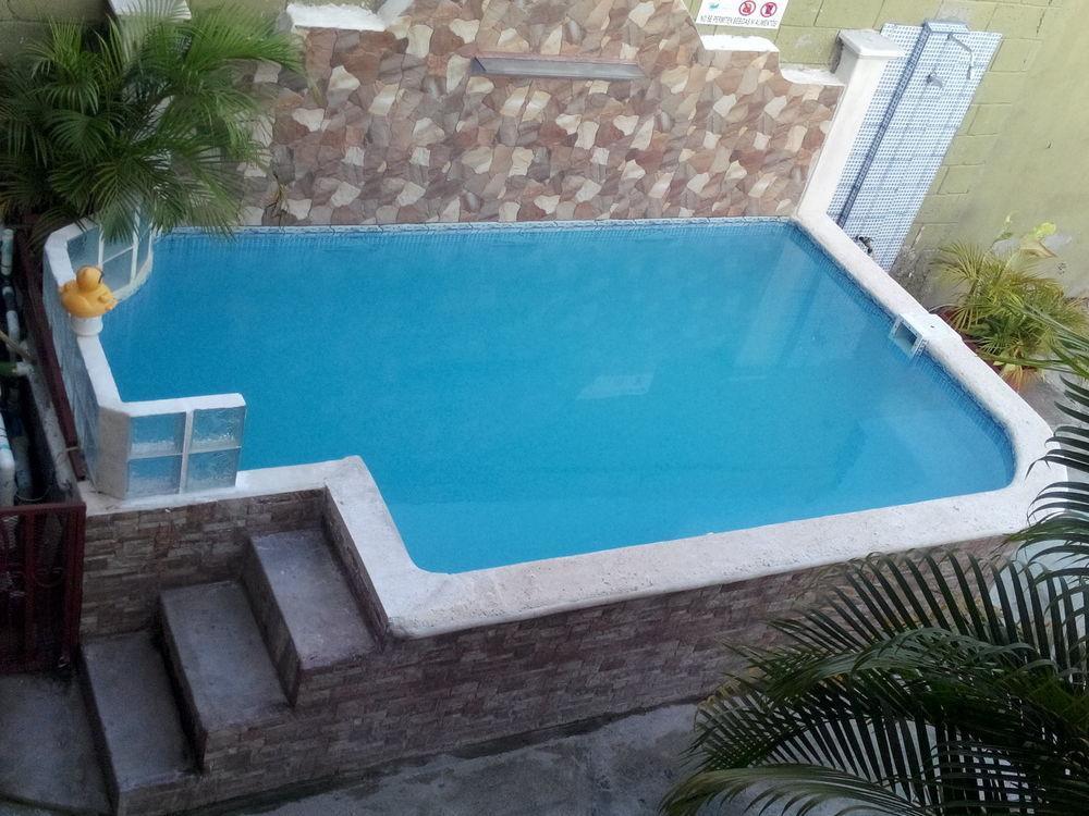 Cabinas Madeleine Puntarenas Exterior photo
