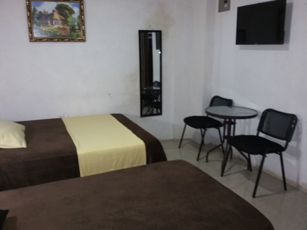 Cabinas Madeleine Puntarenas Exterior photo