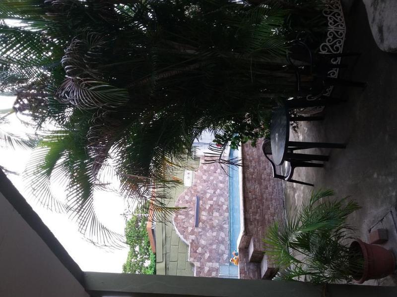 Cabinas Madeleine Puntarenas Exterior photo