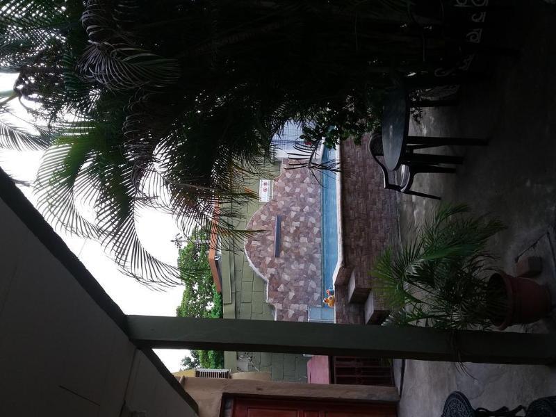 Cabinas Madeleine Puntarenas Exterior photo